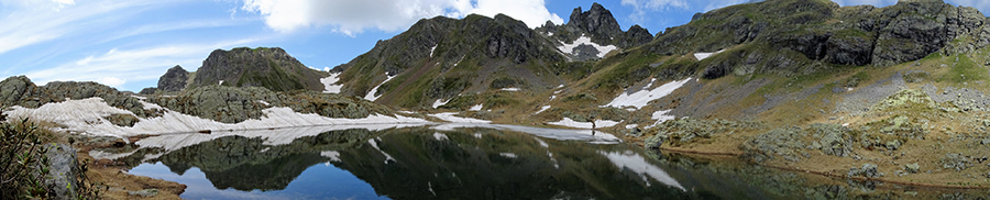 Il laghetto superiore di Ponteranica (2115 m) in avanzato disgelo